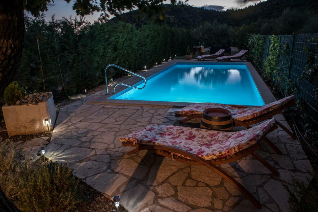 Holiday Home Zavala Klek Ngoại thất bức ảnh